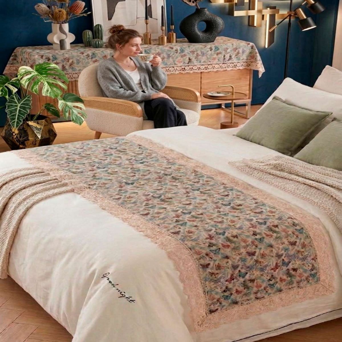 GENERICO - Piecera de Cama Estampado Natural Chic Con Encaje 80x200cm