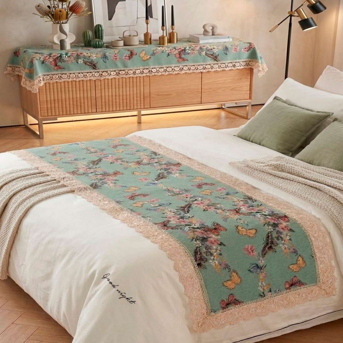 GENERICO - Piecera de Cama Estampado Natural Chic Con Encaje 80x200cm