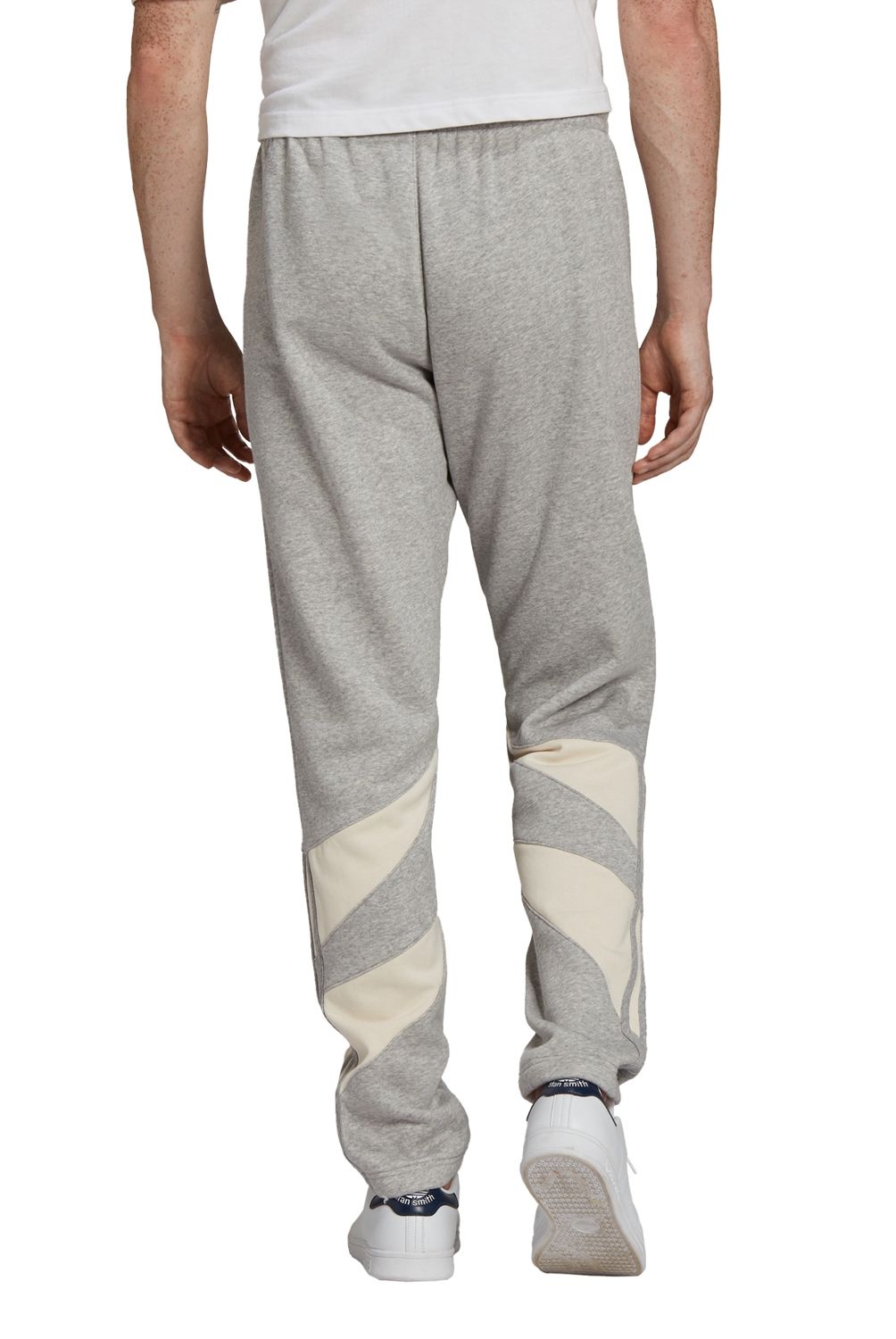 ADIDAS ORIGINALS - Pantalón de Buzo Chino Regular Hombre