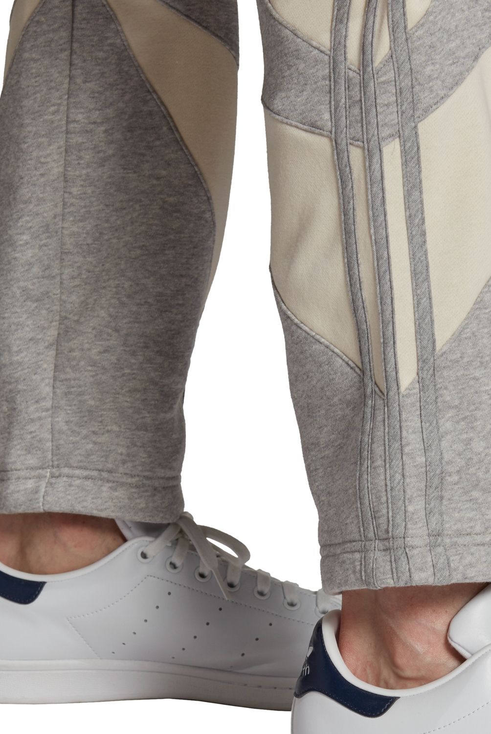 ADIDAS ORIGINALS - Pantalón de Buzo Chino Regular Hombre
