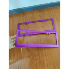 GENERICO - Par de Porta patentes o Marco de placa de matrícula soporte color morado lila