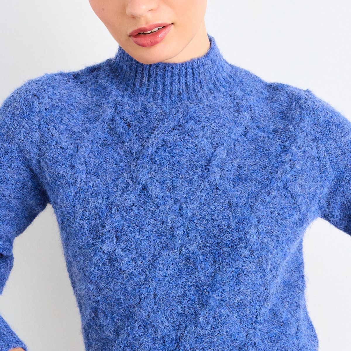 IO - Sweater Moair Trenzado Mujer Azul Io