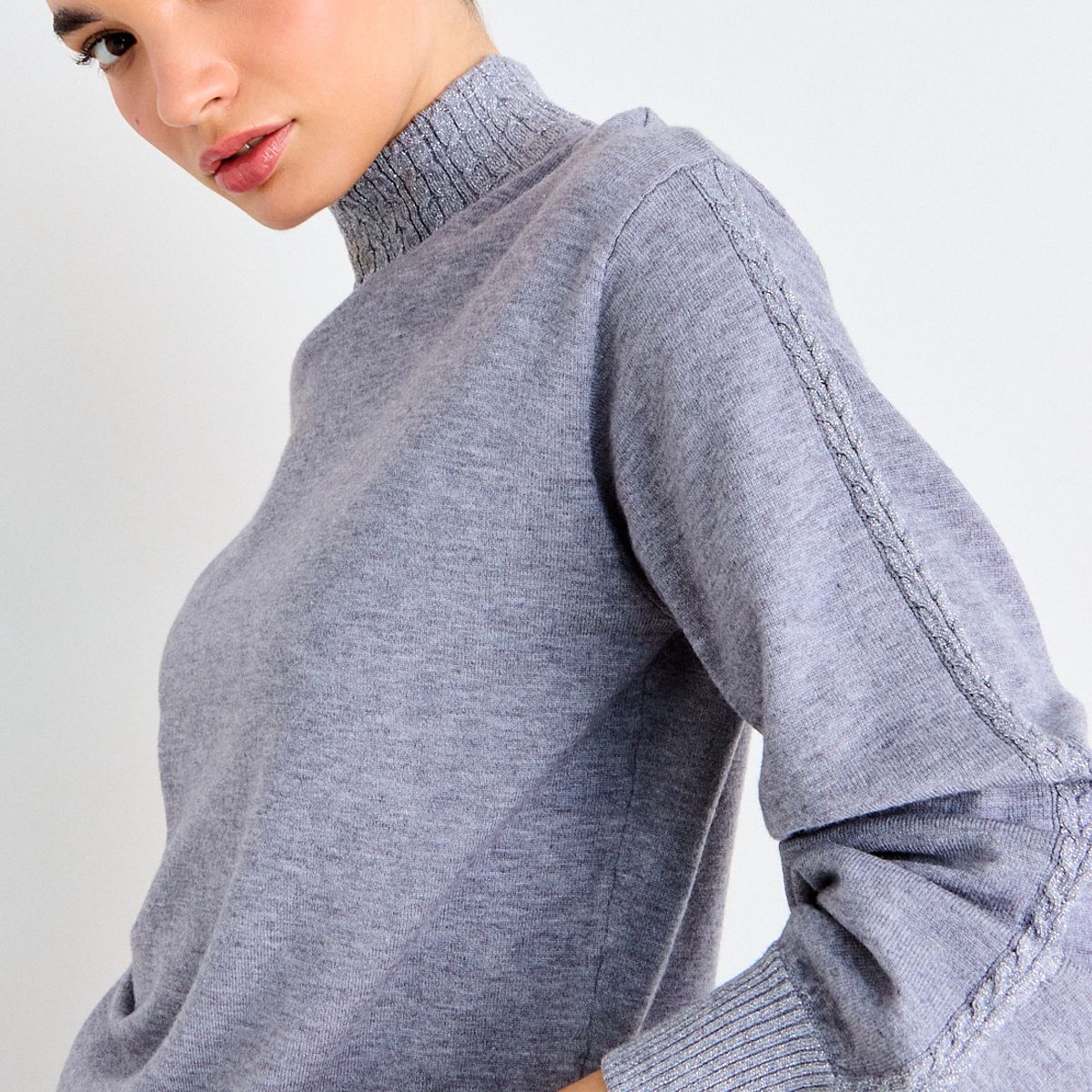IO - Sweater Delgado Manga Princesa Mujer Gris Io