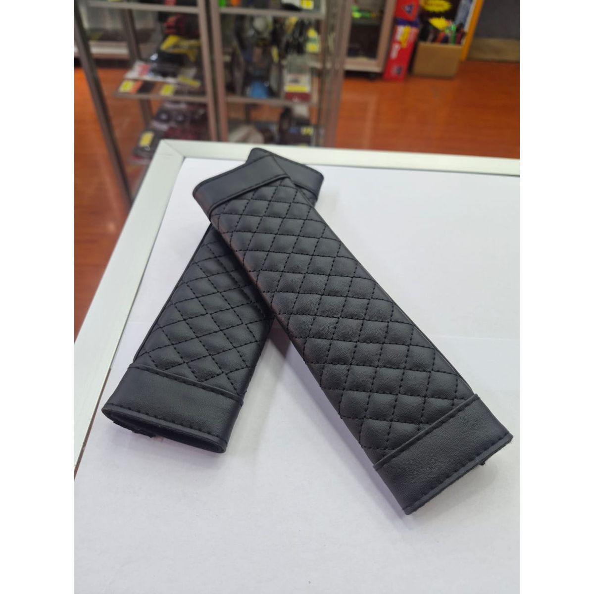GENERICO - X2 CUBRE CINTURÓN DE SEGURIDAD NEGRO DISEÑO HILO NEGRO