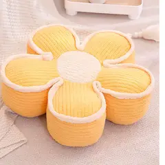 GENERICO - Cojín Decorativo Flor bordada Diseño Moderno Color Amarillo claro