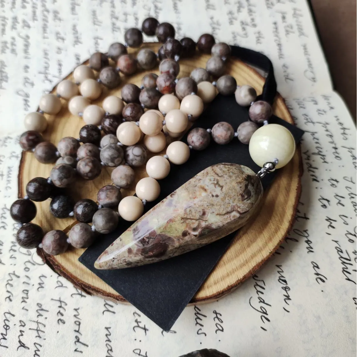 GENERICO - Japa Mala Piedras Obsidiana, Maifanita y Fósil 75 cts  Anudado Único