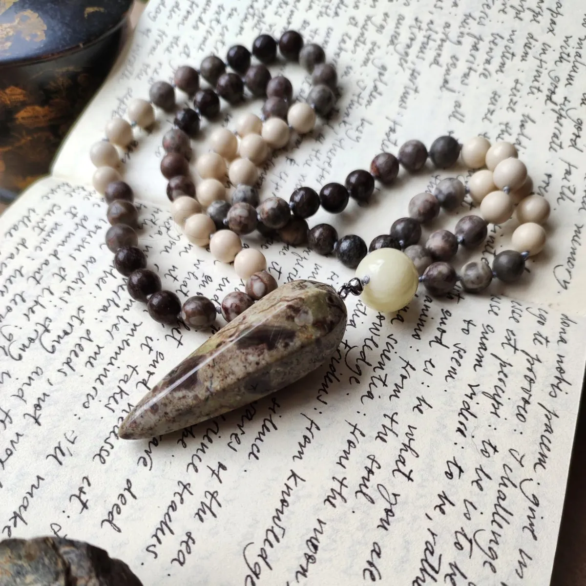 GENERICO - Japa Mala Piedras Obsidiana, Maifanita y Fósil 75 cts  Anudado Único