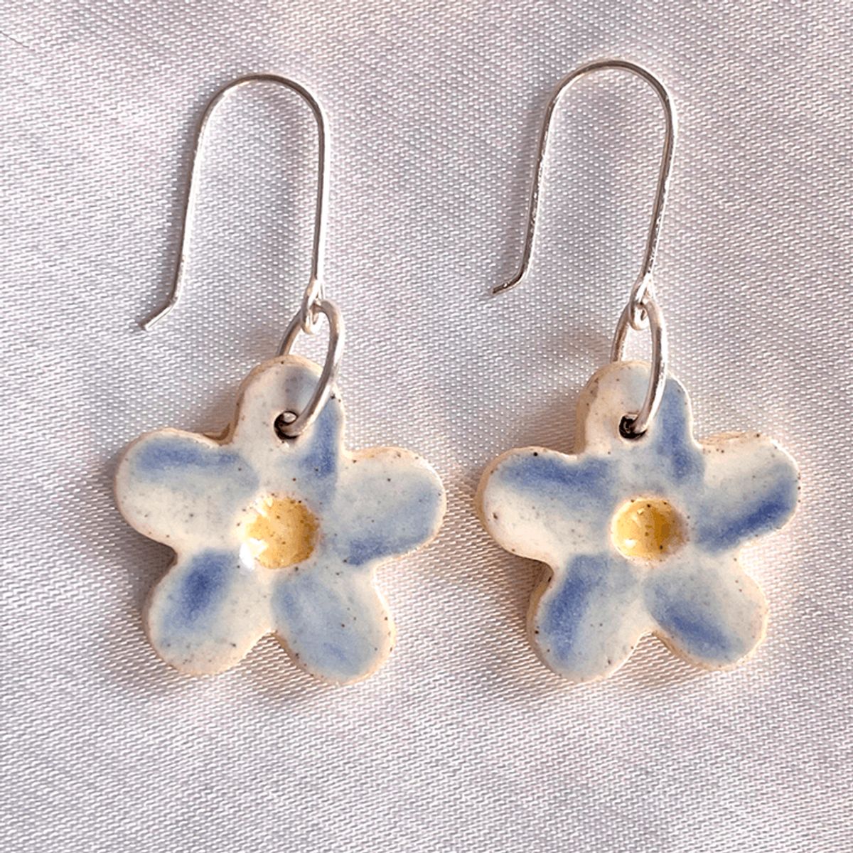 GENERICO - Aros Mujer Nacional ,flores de gres celeste con gancho plata 950, 4 cm x 2 cm