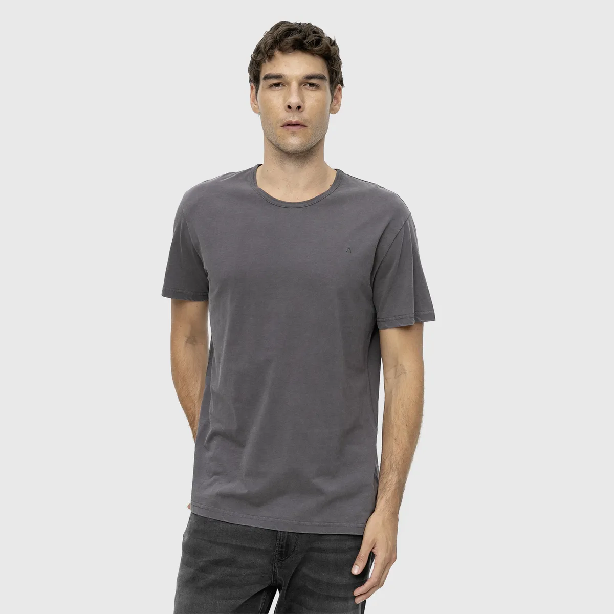 BLACK - Polera Garment Dye Wine Black Bubba