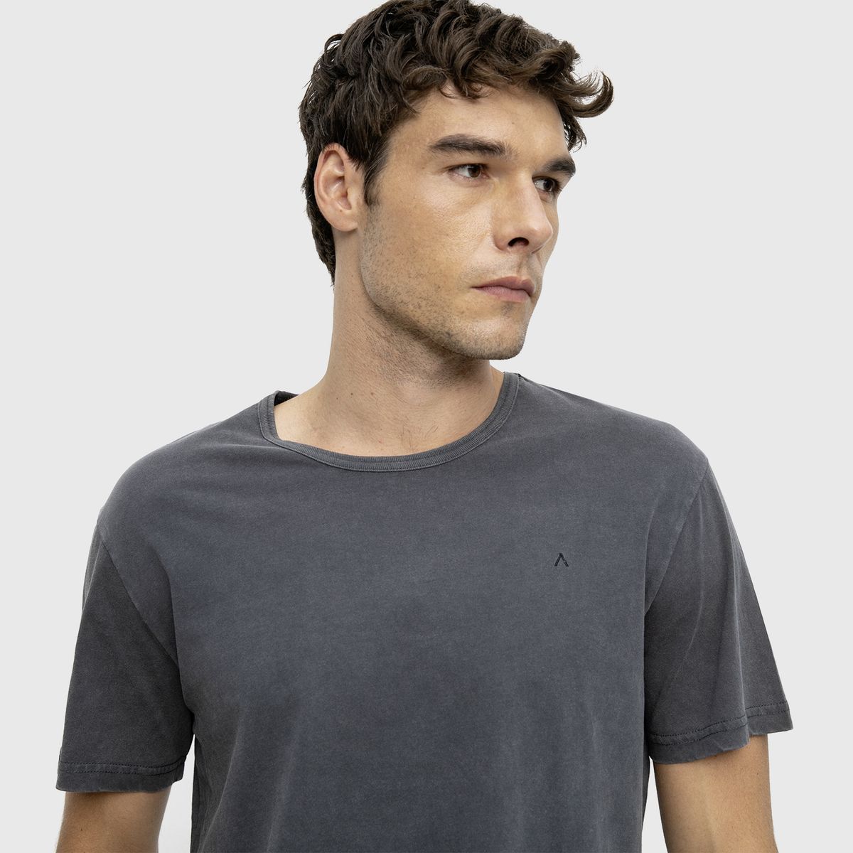 BLACK - Polera Garment Dye Gris Black Bubba
