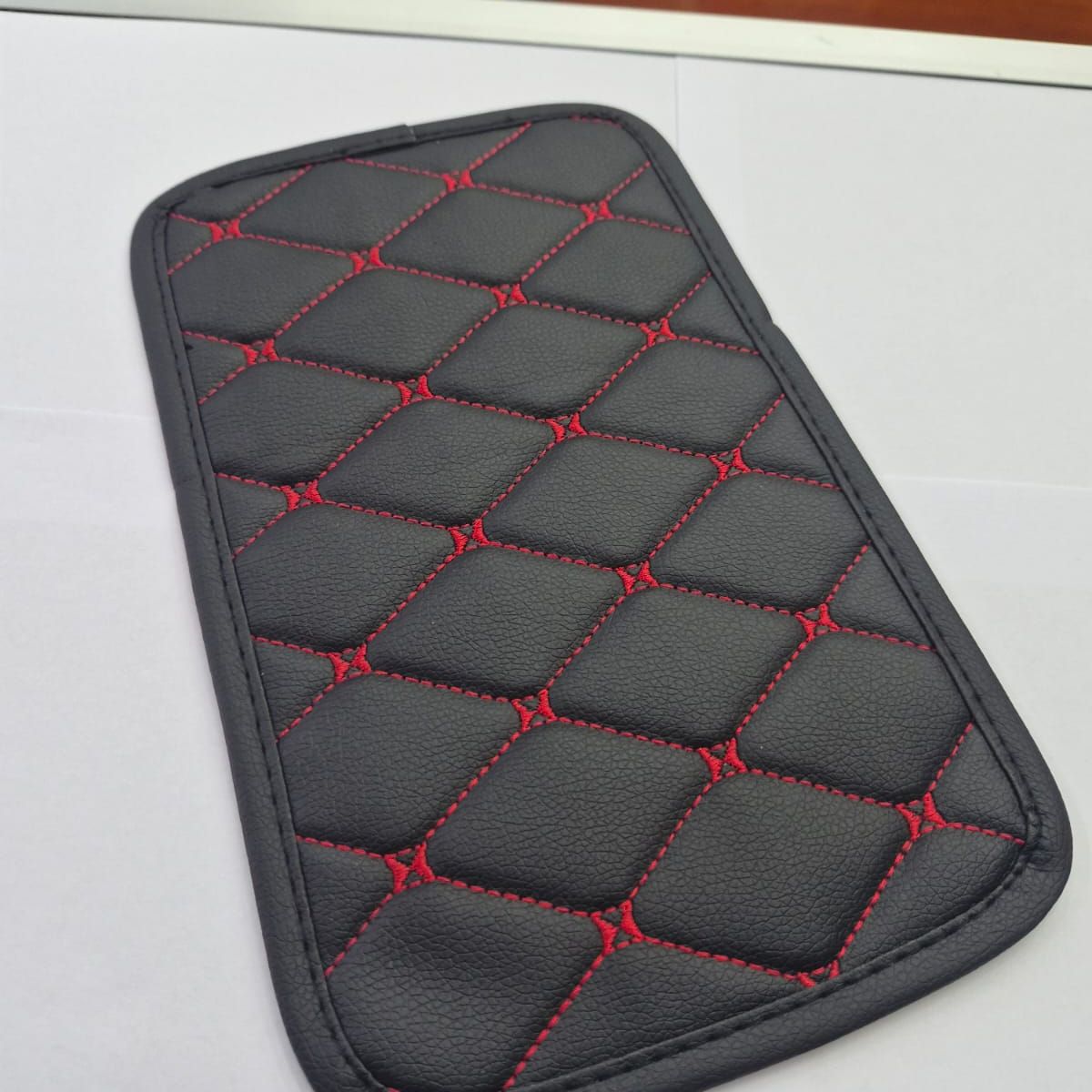 GENERICO - Funda para apoyabrazos auto eco cuero universal hilo rojo