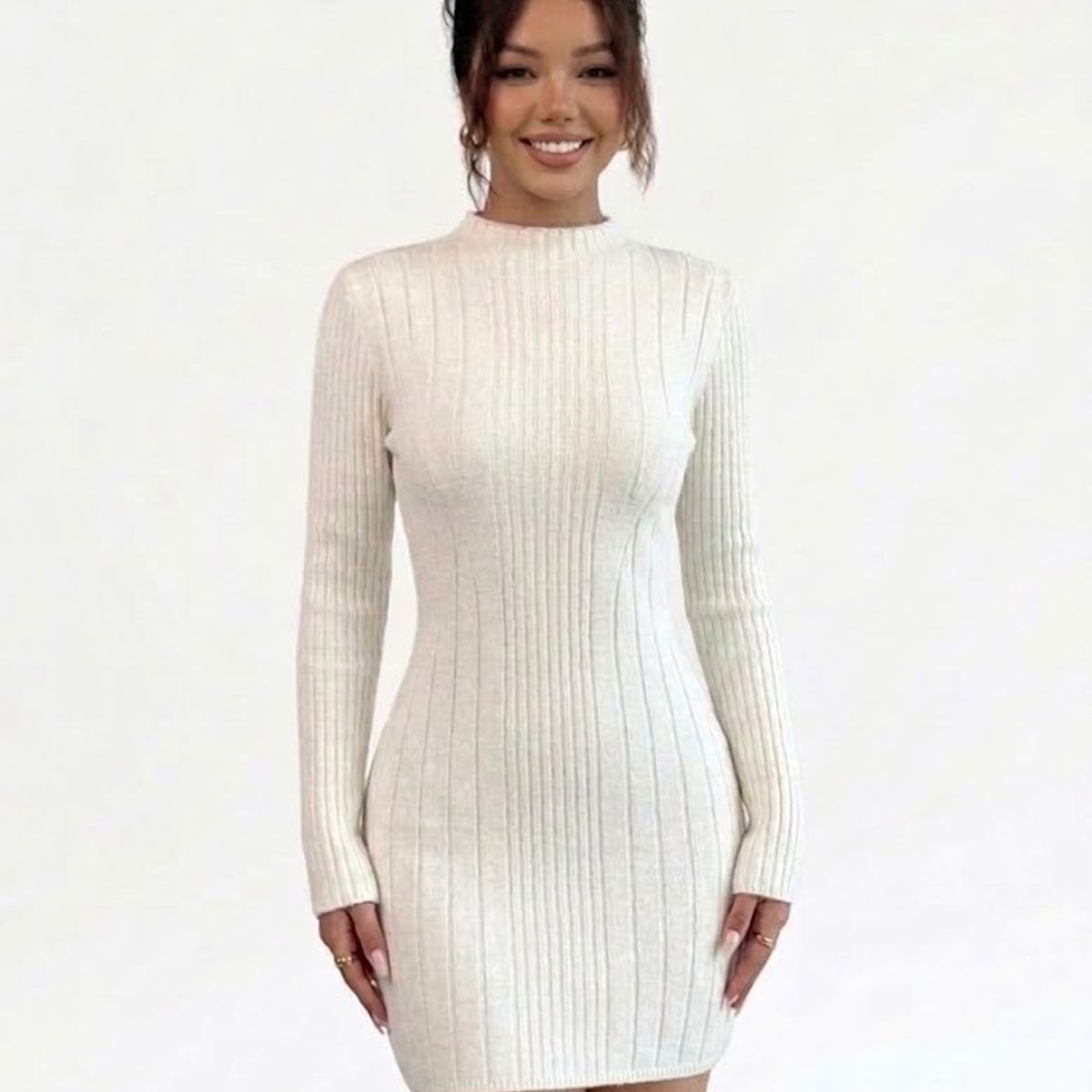HAMI BOUTIQUE - Vestido Midi de Punto Ribbed Blanco - Cuello Medio y Silueta Ajustada
