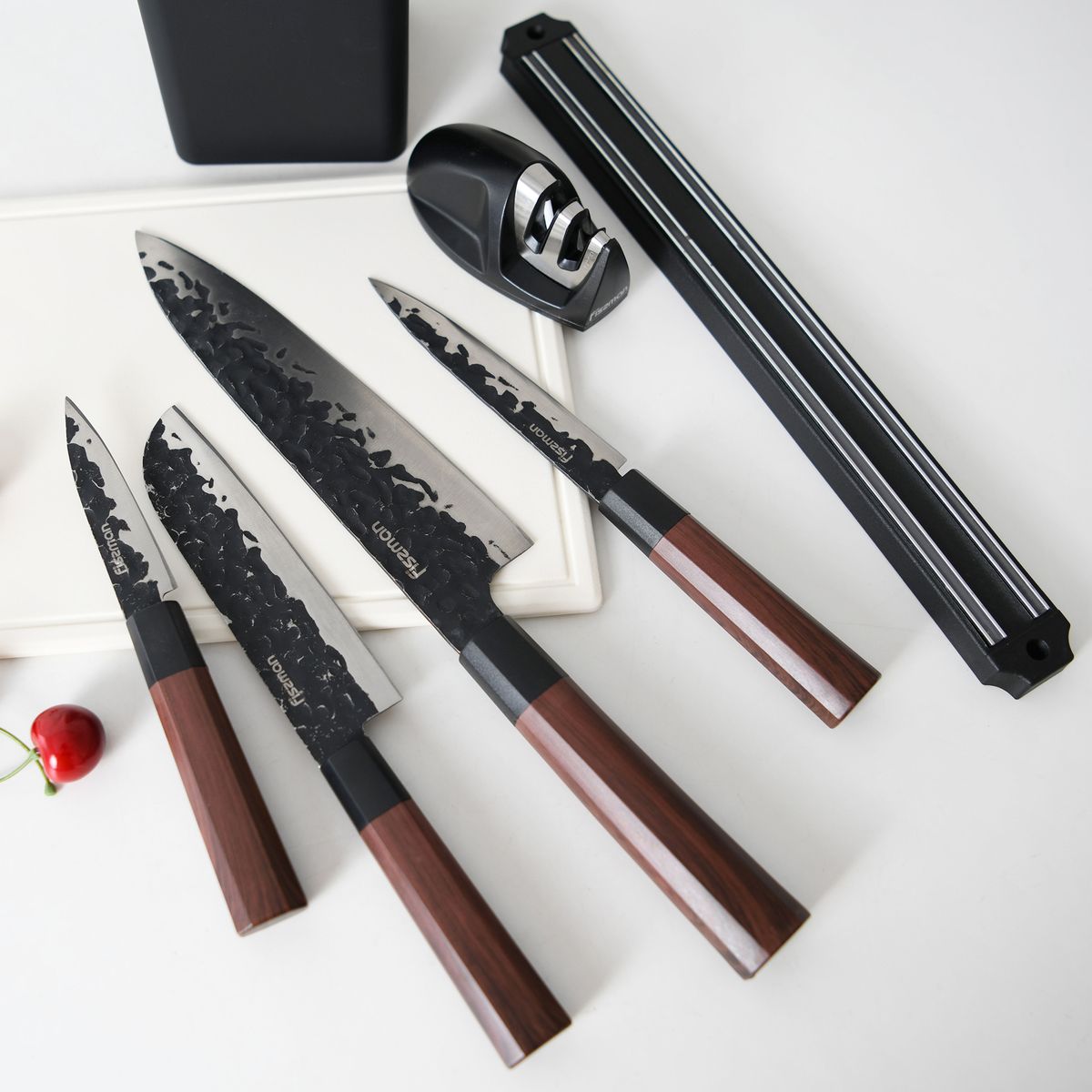 FISSMAN - Set 4 cuchillos de cocina Kendo + Afilador y Barra magnética - Fissman