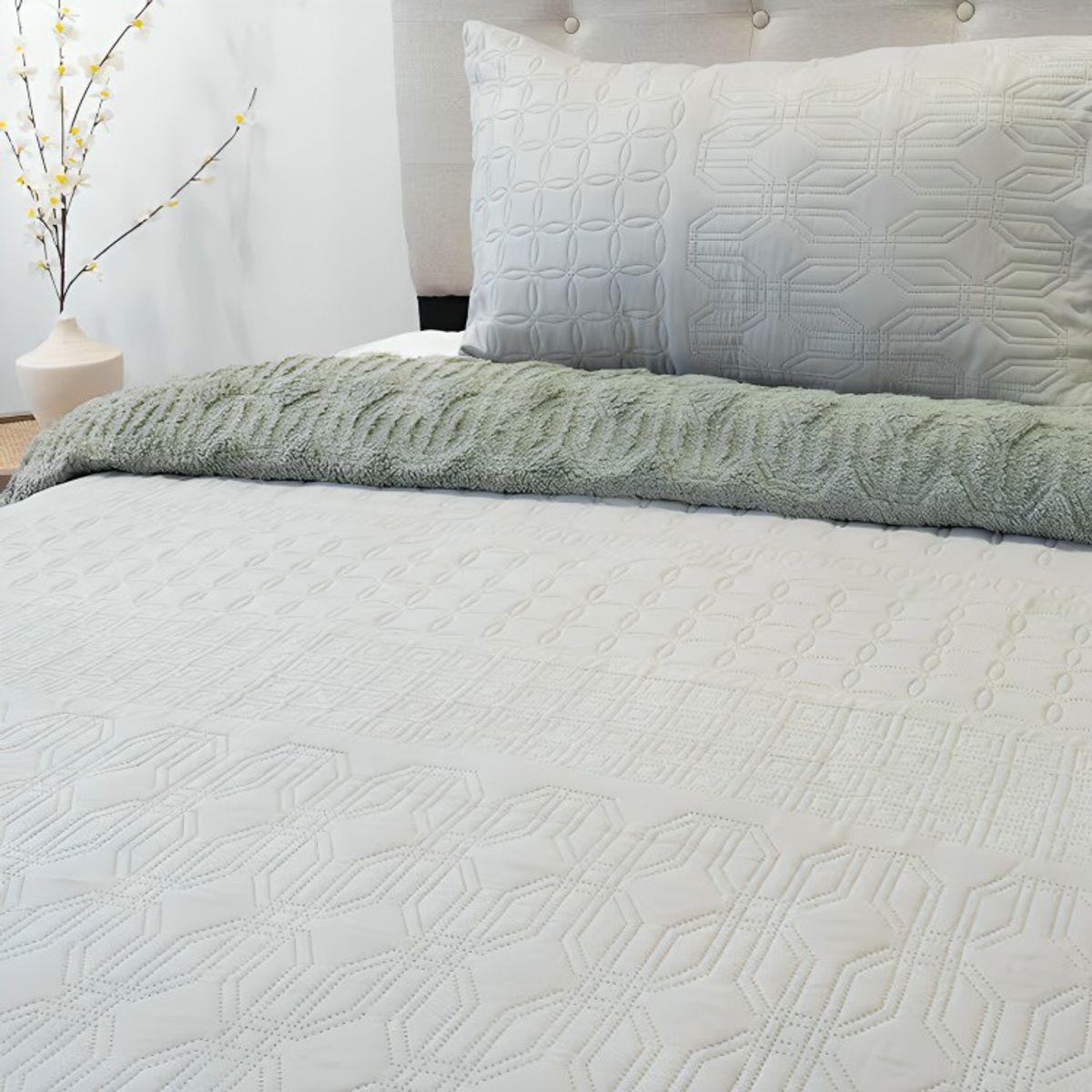 DORAL - Quilt Hotpress Viena Con Sherpa 1.5 Plazas  Arena  Doral