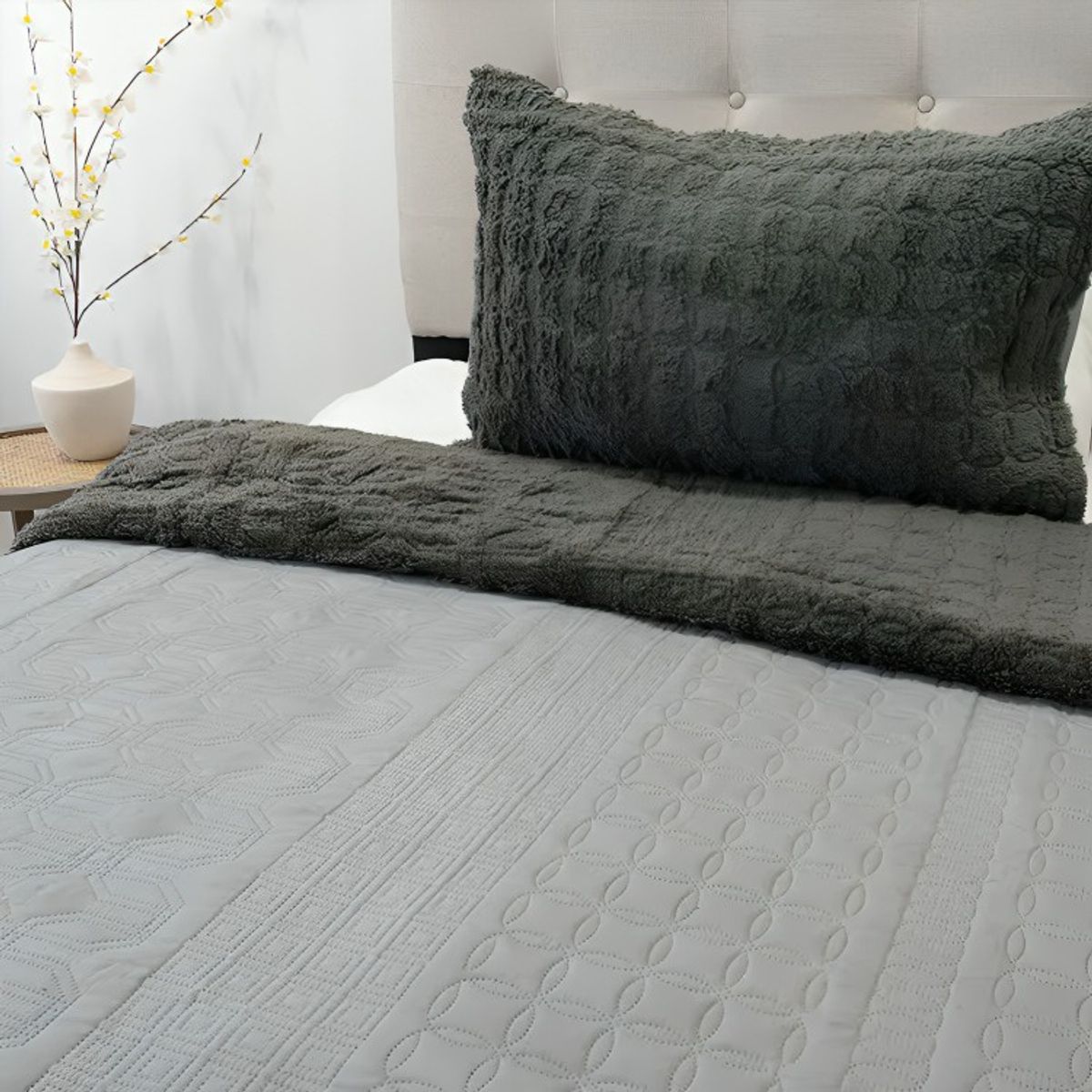 DORAL - Quilt Hotpress Viena Con Sherpa 1.5 Plazas  Gris  Doral