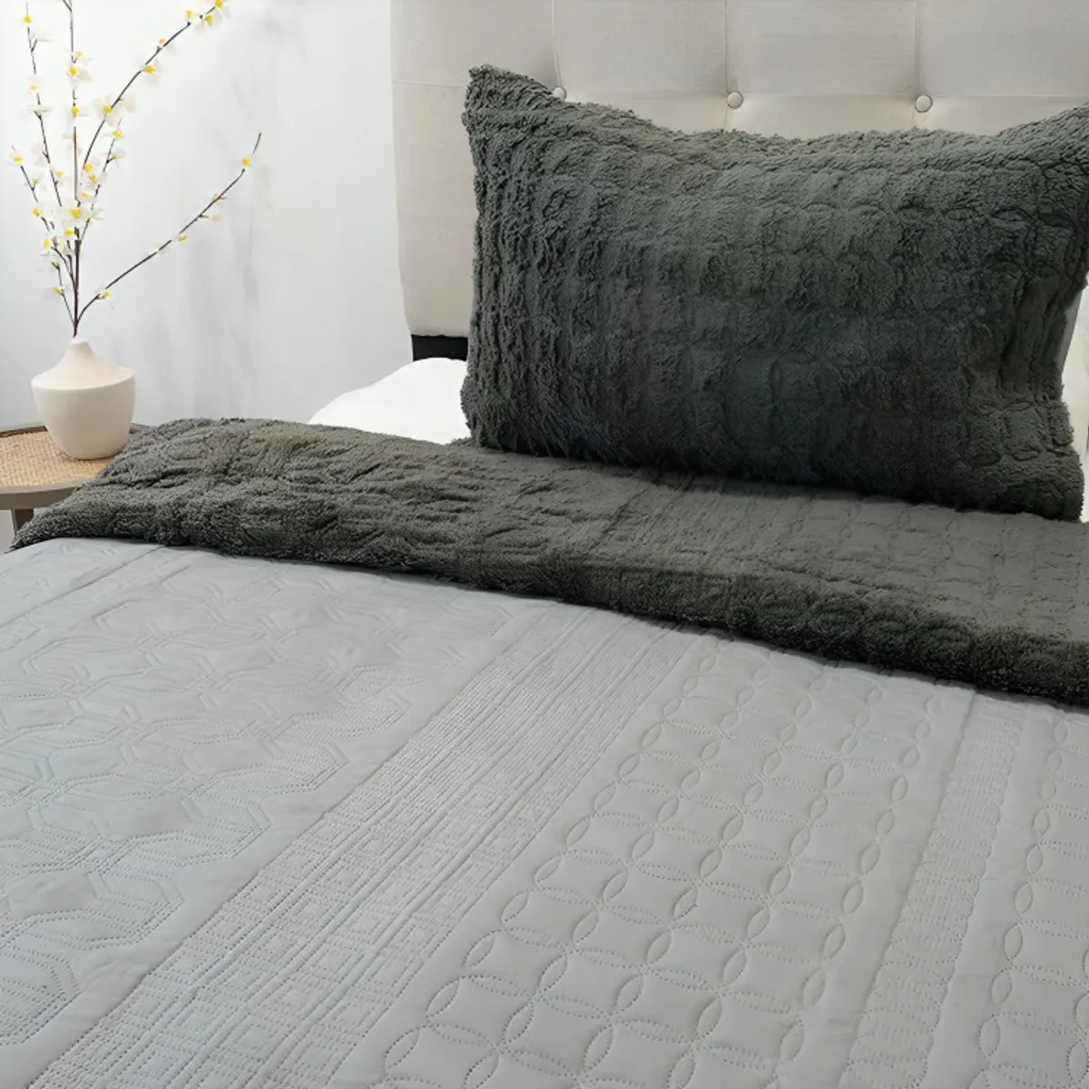 DORAL - Quilt Hotpress Viena Con Sherpa 1.5 Plazas  Gris  Doral