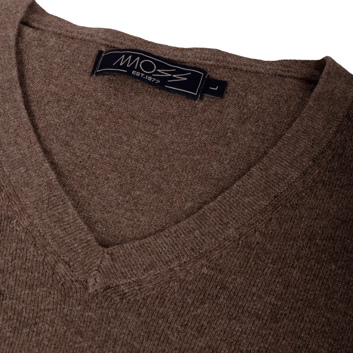 MOSS - Sweater cuello V Clásico