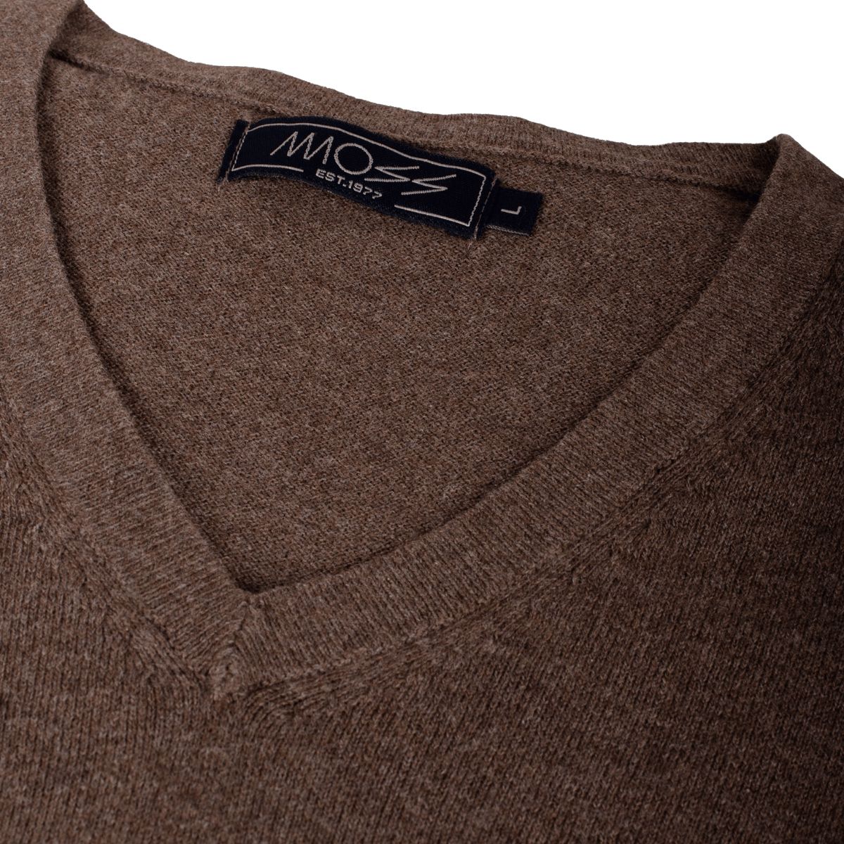 MOSS - Sweater cuello V Clásico