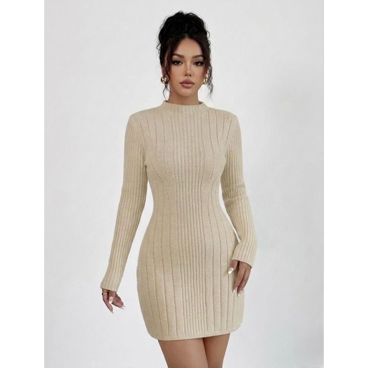 HAMI BOUTIQUE - Vestido Midi de Punto Ribbed Beige Arena - Cuello Medio y Silueta Ajustada