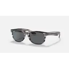 RAY BAN - Anteojos de sol Ray‑Ban New Wayfarer Color Mix Gris RayadoGris Oscuro 55 mm Lentes de Sol RB2132 6430B1 55‑18