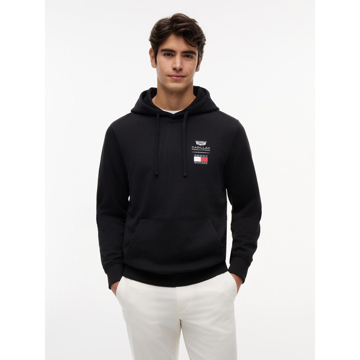 TOMMY HILFIGER - Polerón Unisex Hoodie TH x Cadillac Fórmula 1 Negro Tommy Hilfiger