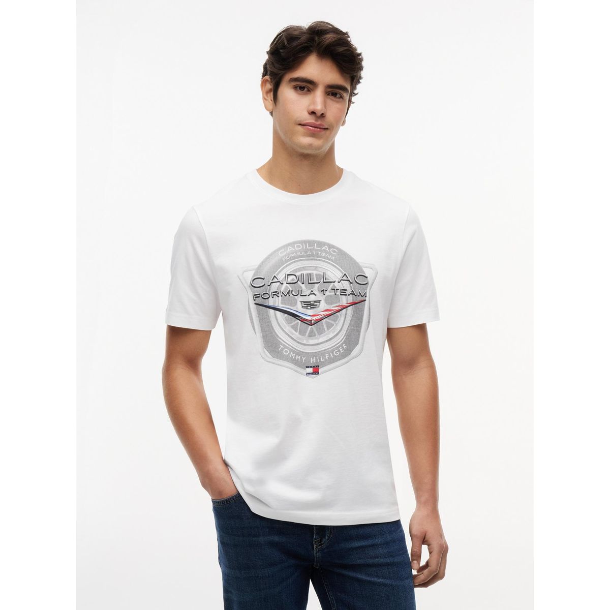 TOMMY HILFIGER - Polera Unisex TH x Cadillac Fórmula 1 Regular Fit Blanco Tommy Hilfiger