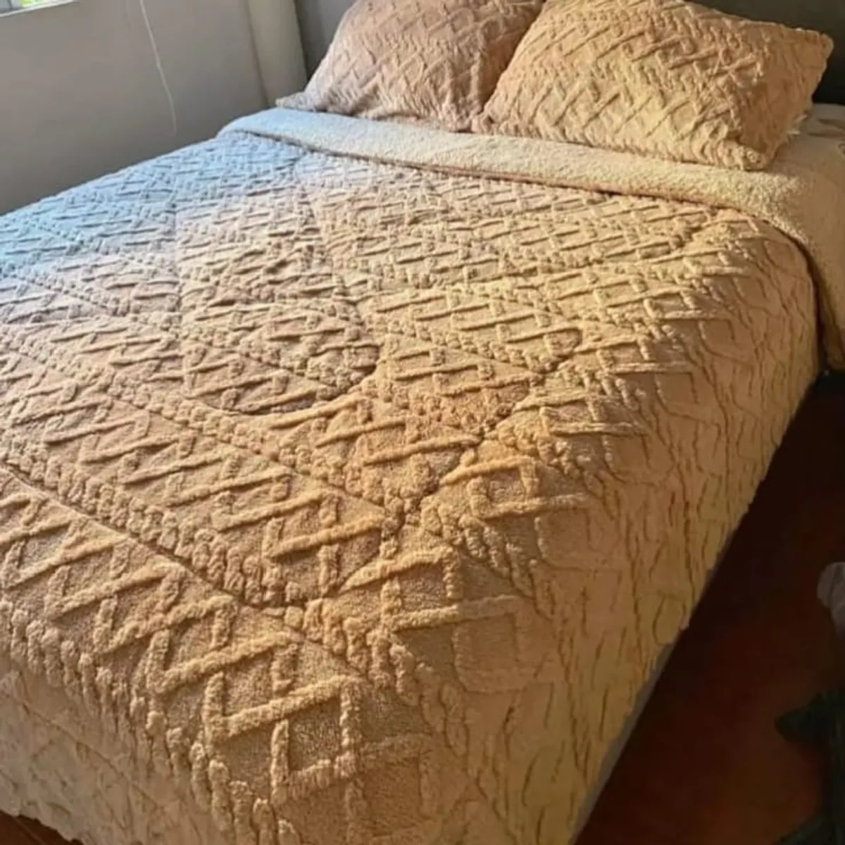 GENERICO - COBERTORES CON DISEÑOTEXTURIZADOS PARA INVIERNO SHERPAS CON CHIPORROS