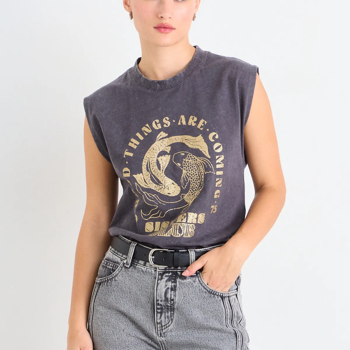 IO - Polera Estampada Mujer Gris Io