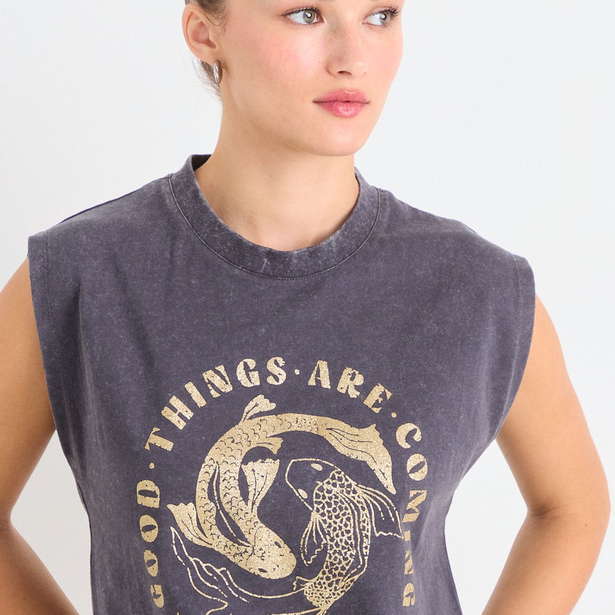 IO - Polera Estampada Mujer Gris Io