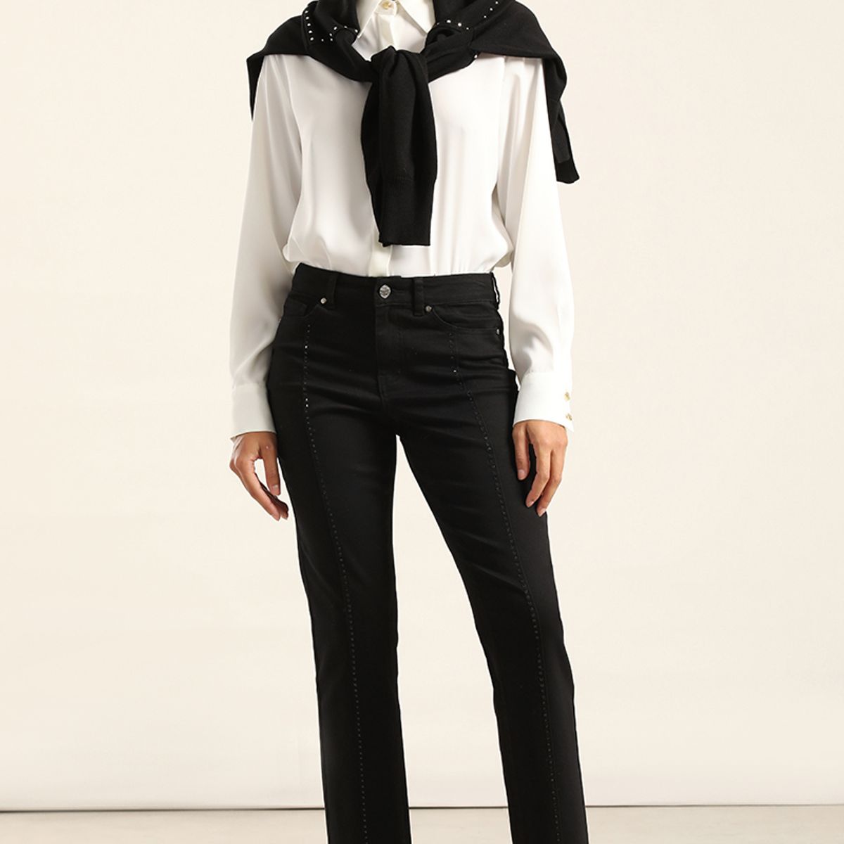 LIOLA - Jeans Color Slim Push Up, Negro Liola