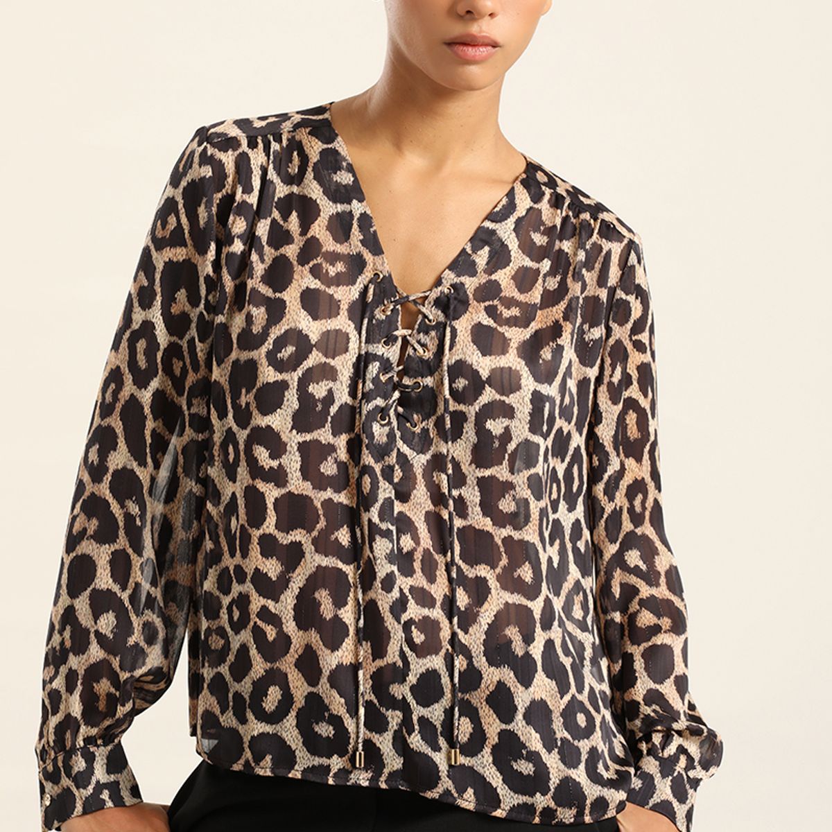 LIOLA - Blusa Animal Print, Negro Liola