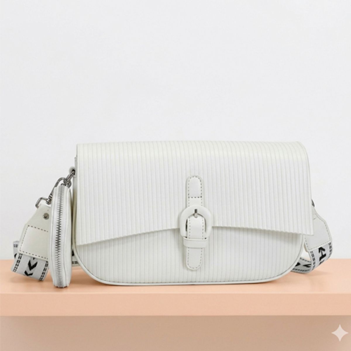 GENERICO - Cartera Bandolera Eco-Cuero Texturizada unicolor liso con Correa Bordada