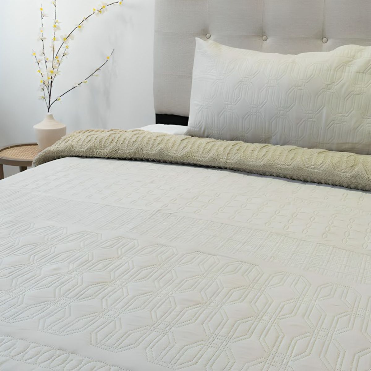 DORAL - Quilt Hotpress Viena Con Sherpa 1.5 Plazas  Beige  Doral
