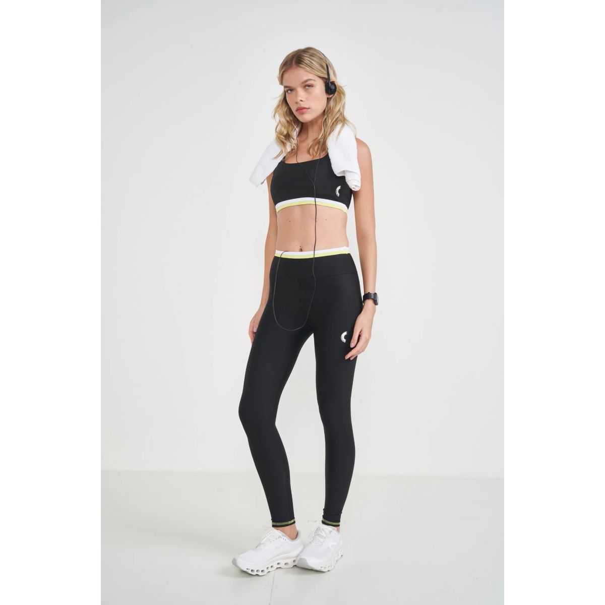 COLCCI - Conjunto Deportivo Perfect Fit Top + Calza Colcci Sport