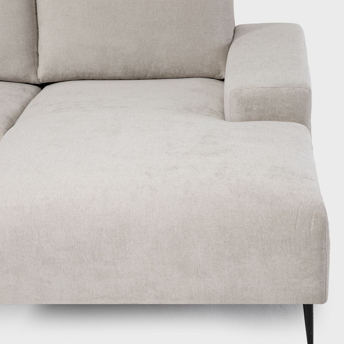 DANIELS - Living Sofá Seccional Derecho Moderno Beige Castelo + Mesa de Centro Mármol Blanca