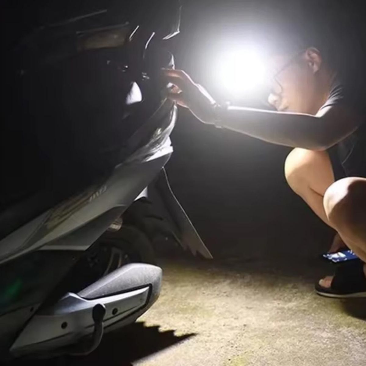 GENERICO - Linterna Frontal LED Recargable con Sensor de Movimiento Tamaño Ajustable