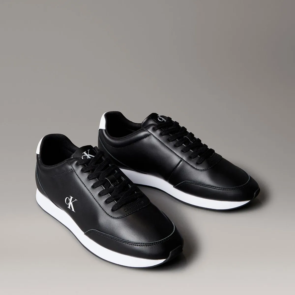 CALVIN KLEIN - Zapatillas Retro Runner en Cuero Negro Calvin Klein