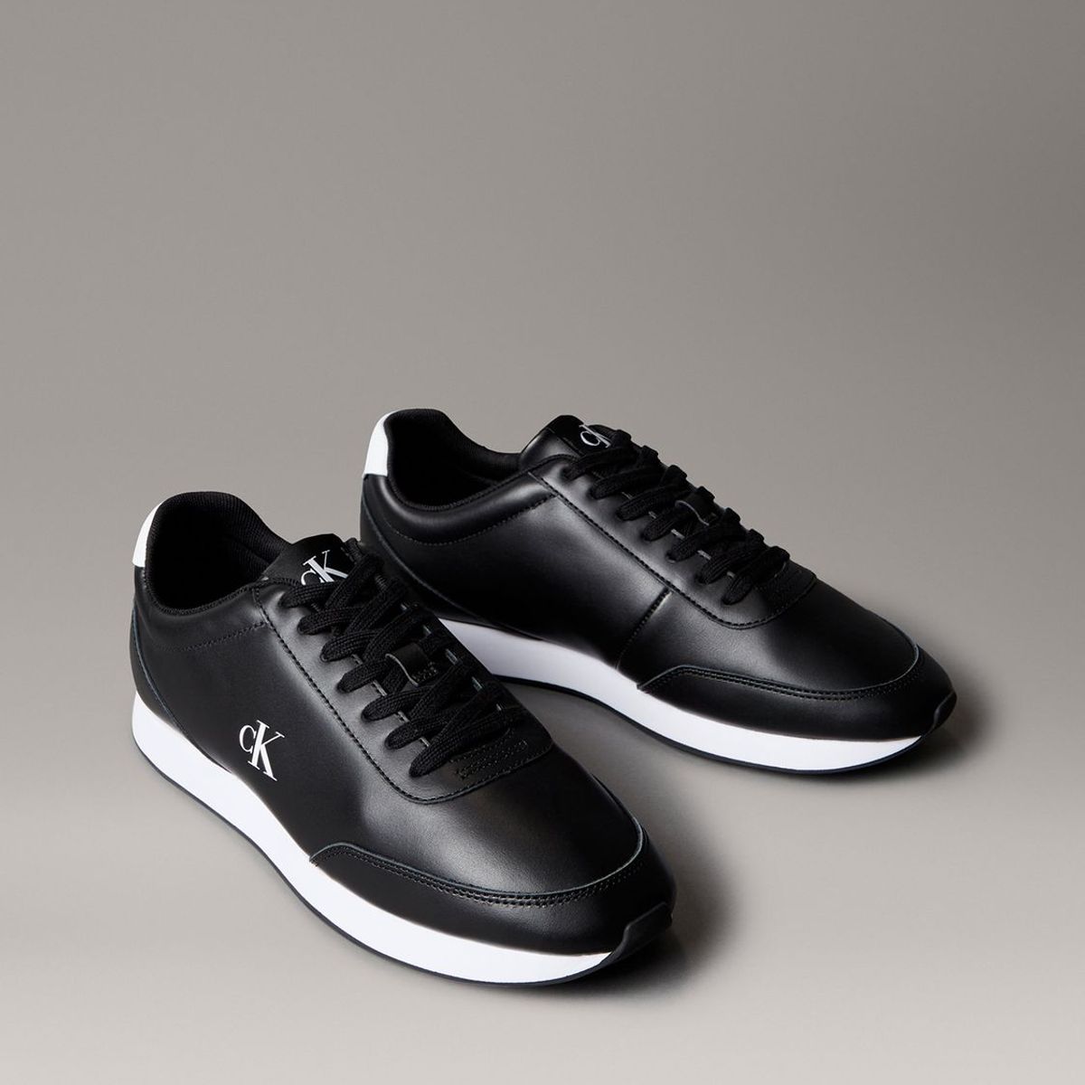 CALVIN KLEIN - Zapatillas Retro Runner en Cuero Negro Calvin Klein
