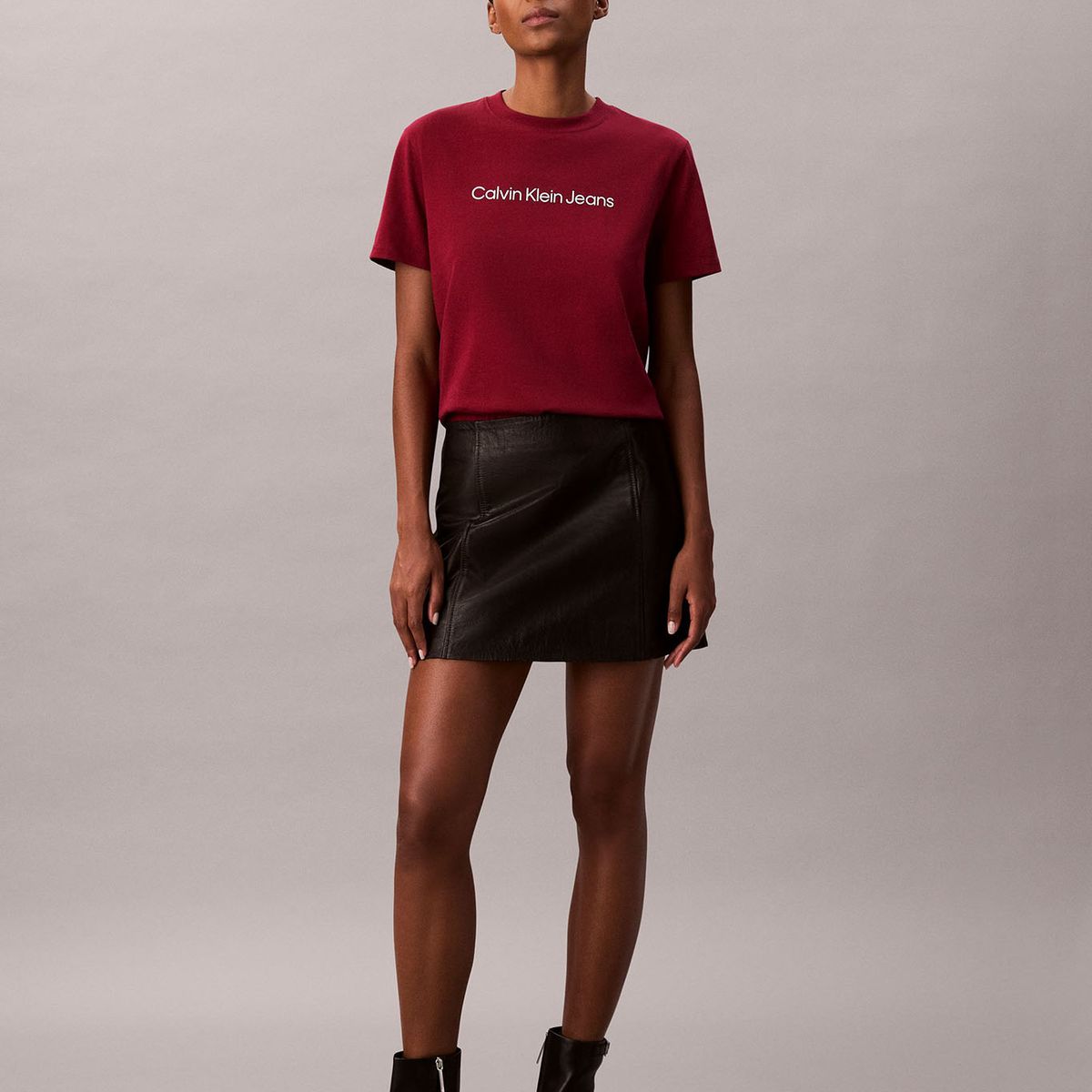 CALVIN KLEIN - Polera Clásica con Logo Estampado