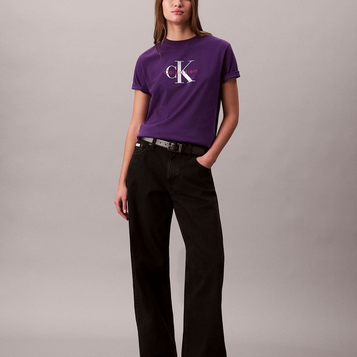 CALVIN KLEIN - Polera Clásica con Monograma Estampado Lila Calvin Klein