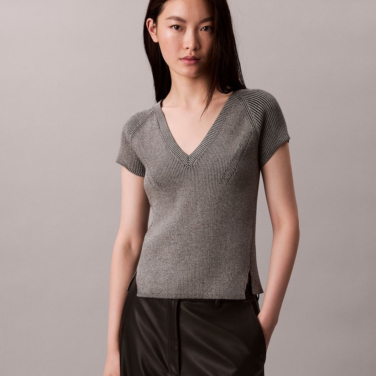 CALVIN KLEIN - Sweater Sin Mangas Jaspeado Gris Calvin Klein