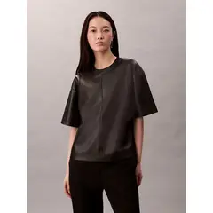 CALVIN KLEIN - Polera con Efecto Cuero Negro