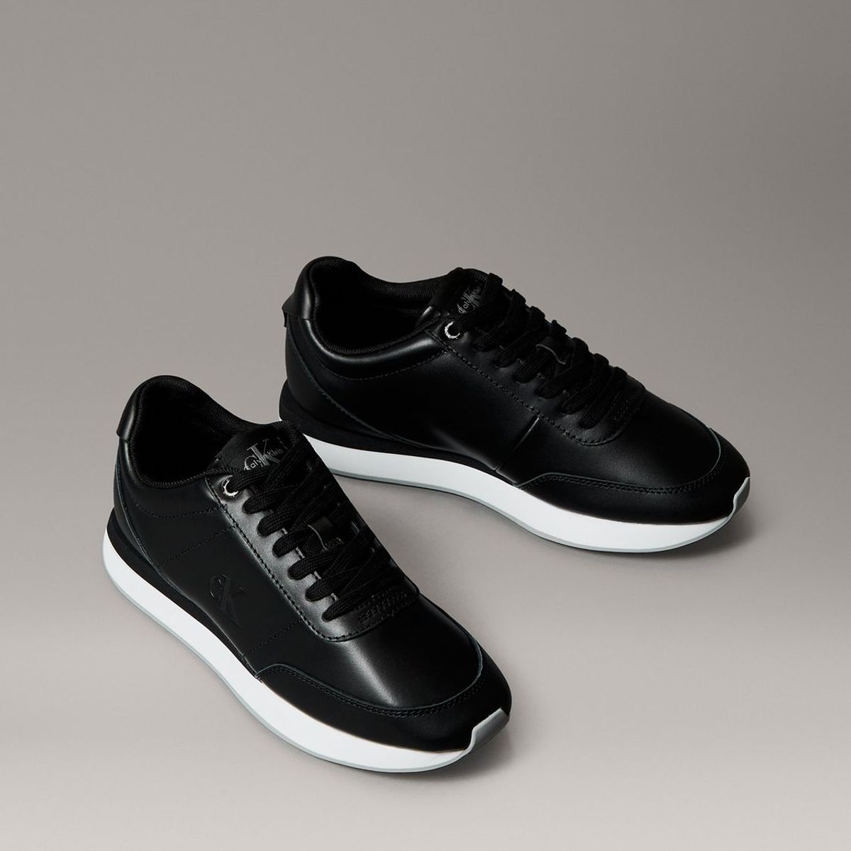 CALVIN KLEIN - Zapatillas Retro Runner de Cuero Negro Calvin Klein