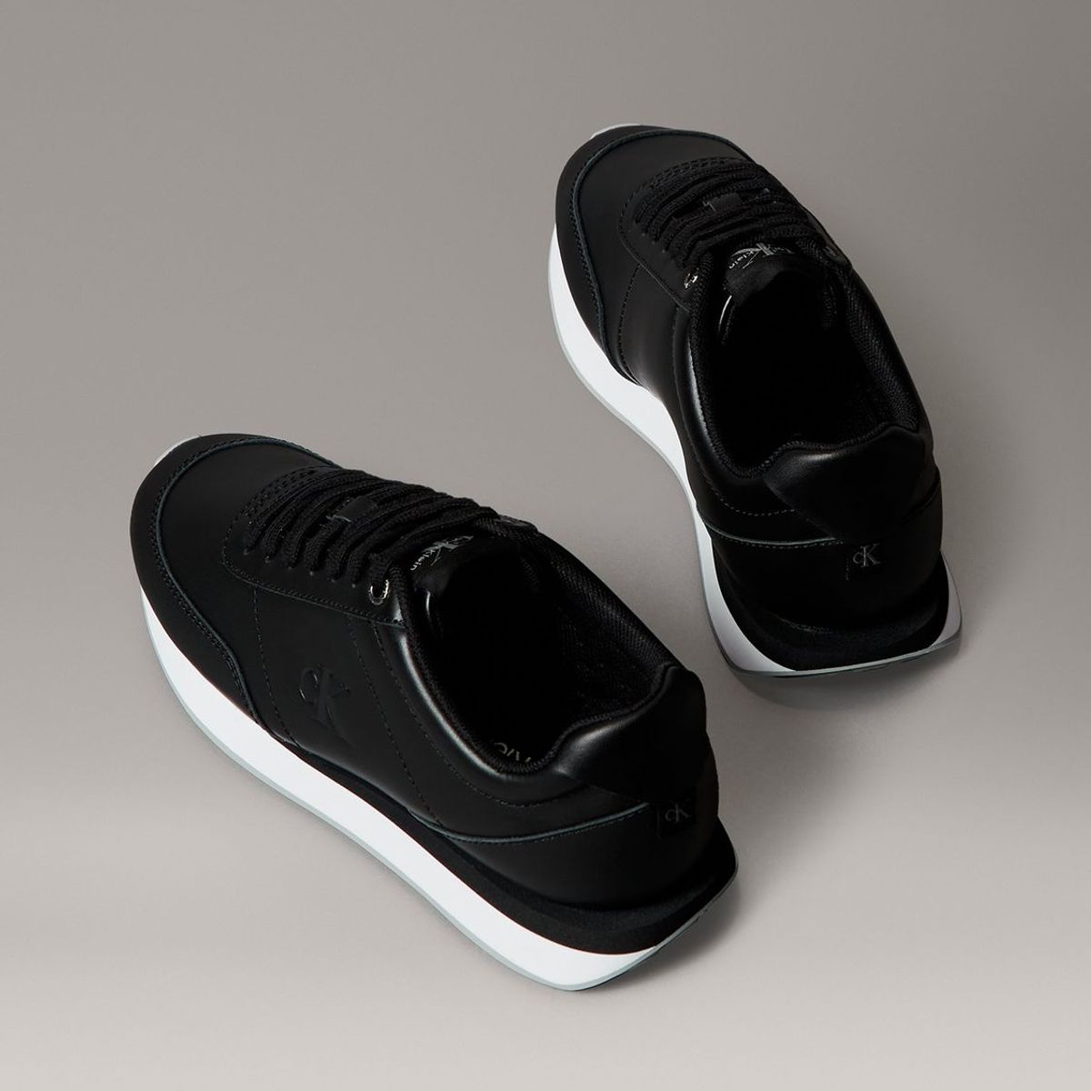 CALVIN KLEIN - Zapatillas Retro Runner de Cuero Negro Calvin Klein