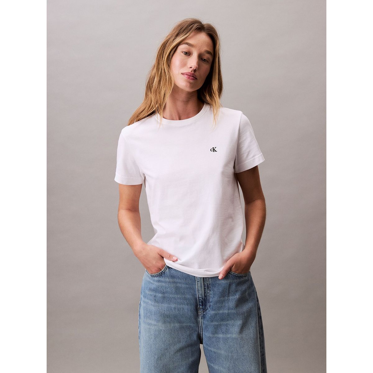 CALVIN KLEIN - Polera de Algodón con Logo de Archivo Blanco Calvin Klein