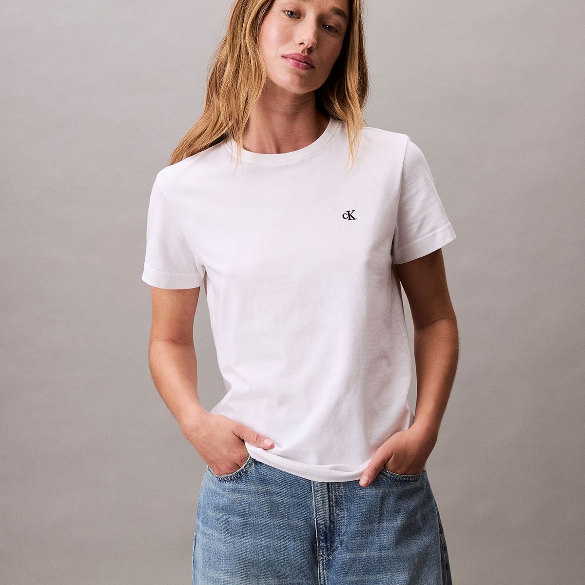 CALVIN KLEIN - Polera de Algodón con Logo de Archivo Blanco Calvin Klein