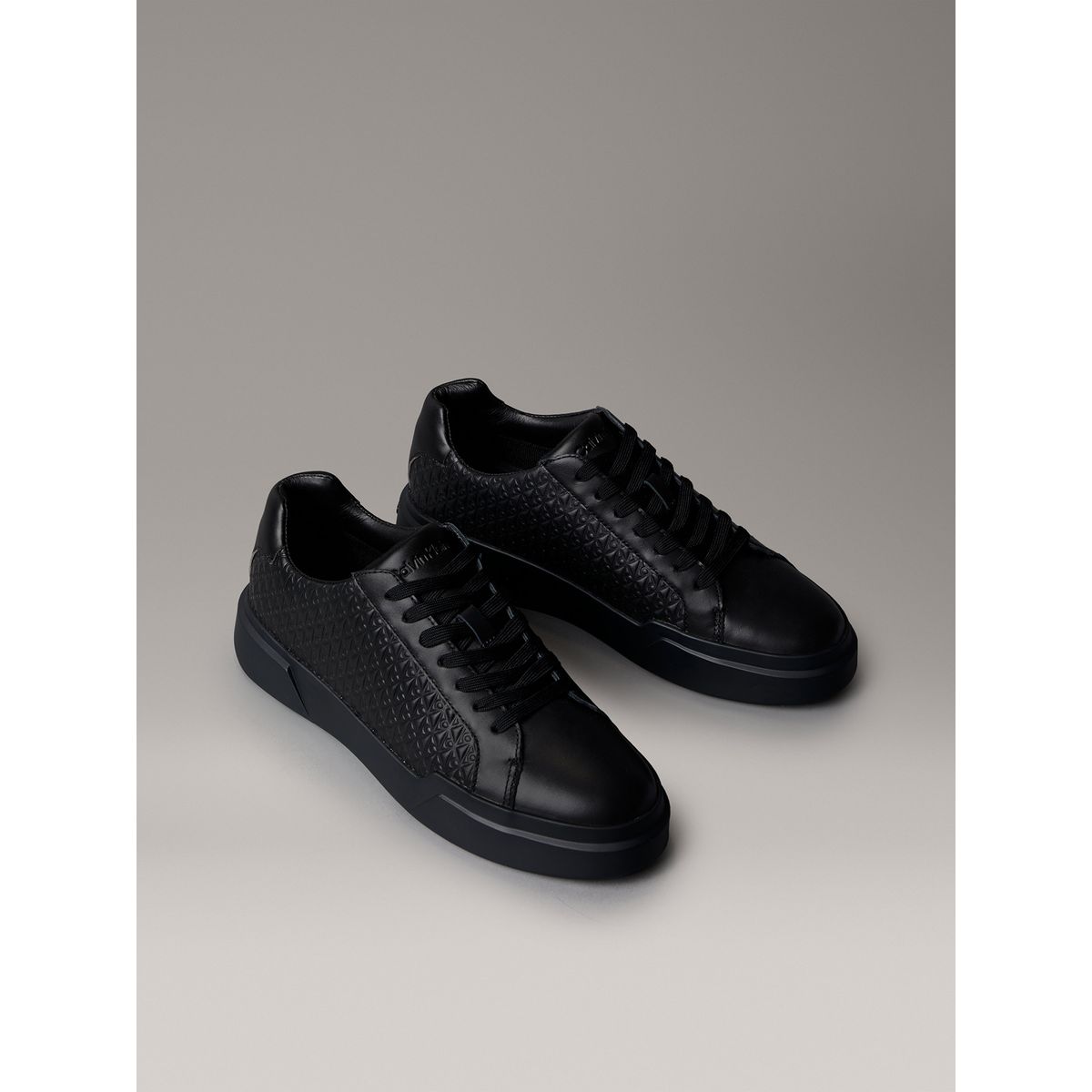 CALVIN KLEIN - Zapatillas con Estampado de Monograma en Relieve Negro Calvin Klein