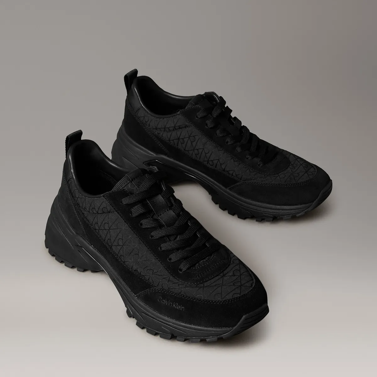 CALVIN KLEIN - Zapatillas Runner con Estampado Integral Calvin Klein Negro