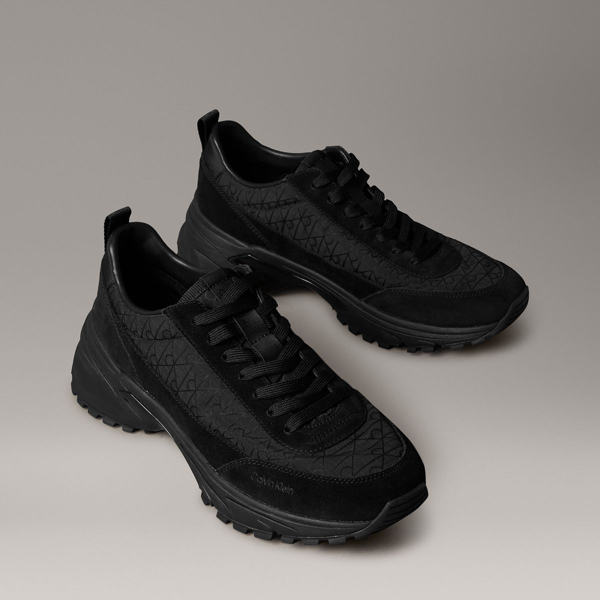 CALVIN KLEIN - Zapatillas Runner con Estampado Integral Calvin Klein Negro