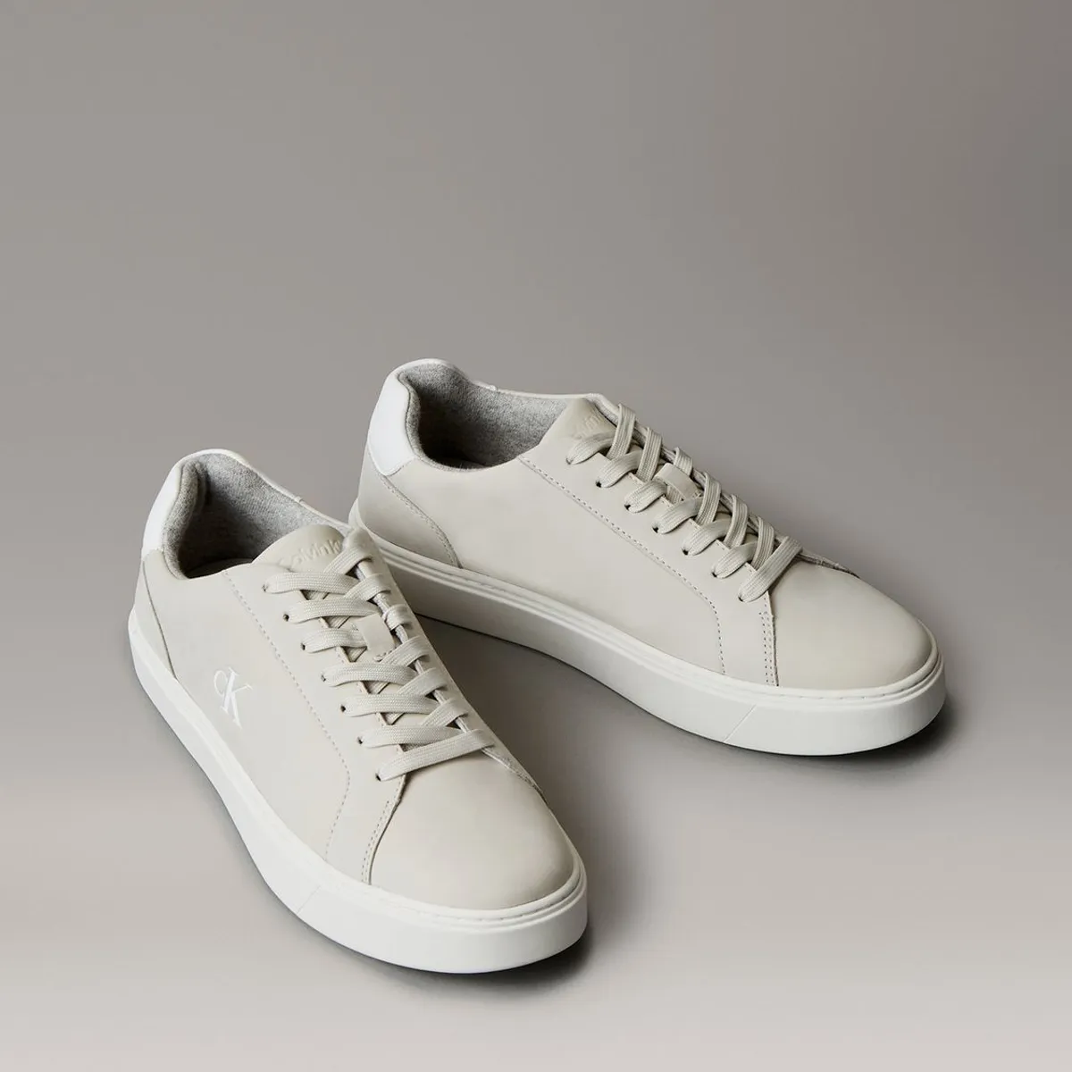 CALVIN KLEIN - Zapatillas Clásicas con Suela Gruesa Beige Calvin Klein